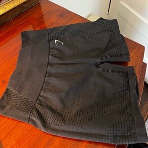 Gymshark S biker shorts deep grey